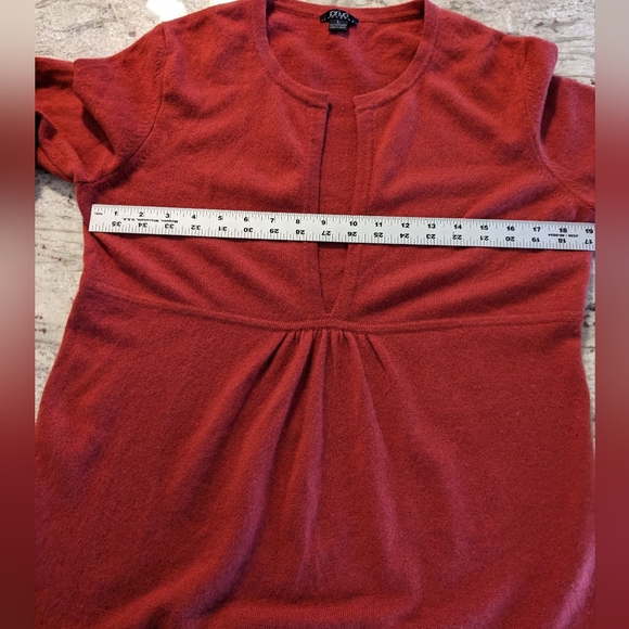 Prive' 100% CASHMERE Deep V Neck Sweater Pumpkin Orange Size Large Soft EUC - Picture 10 of 10